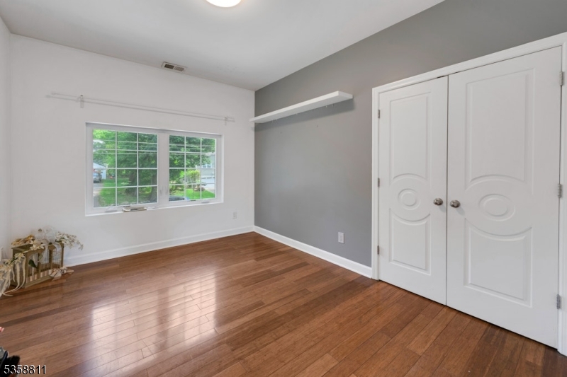 West Orange Twp., New Jersey, 07052, United States, 6 Bedrooms Bedrooms, ,4 BathroomsBathrooms,Residential,For Sale,1826682