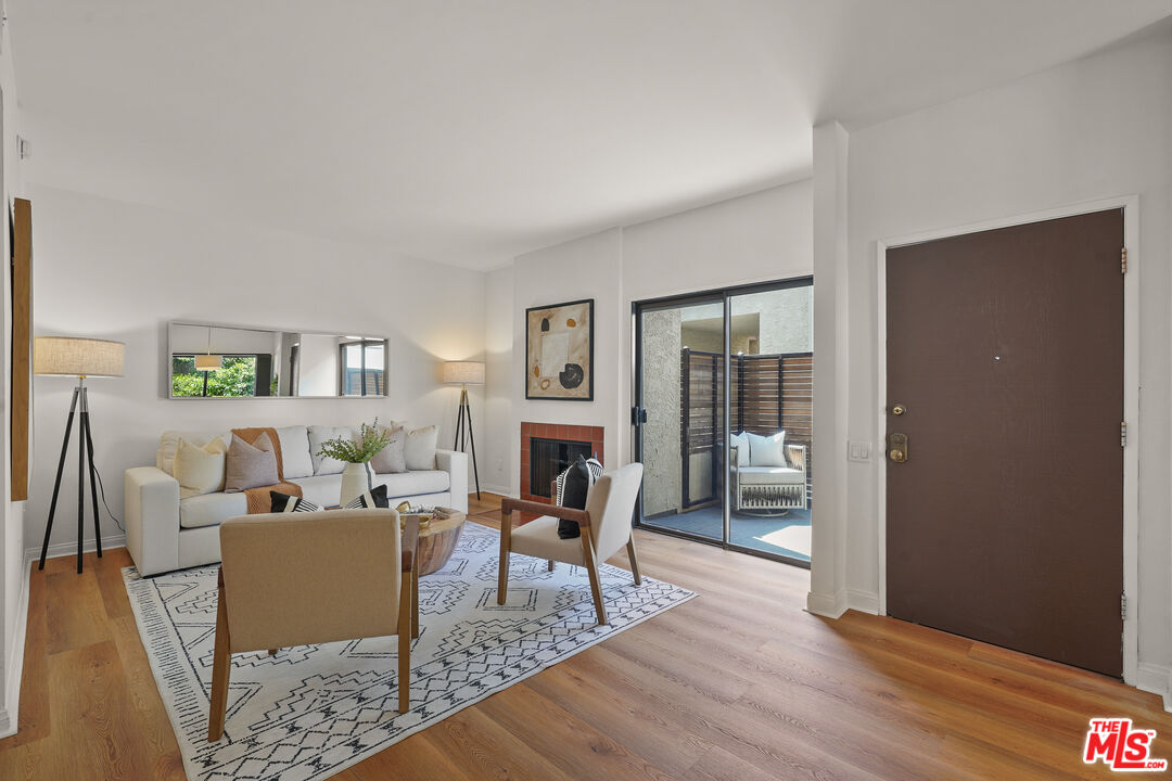 Los Angeles, California, 90025, United States, 2 Bedrooms Bedrooms, ,3 BathroomsBathrooms,Residential,For Sale,1940642