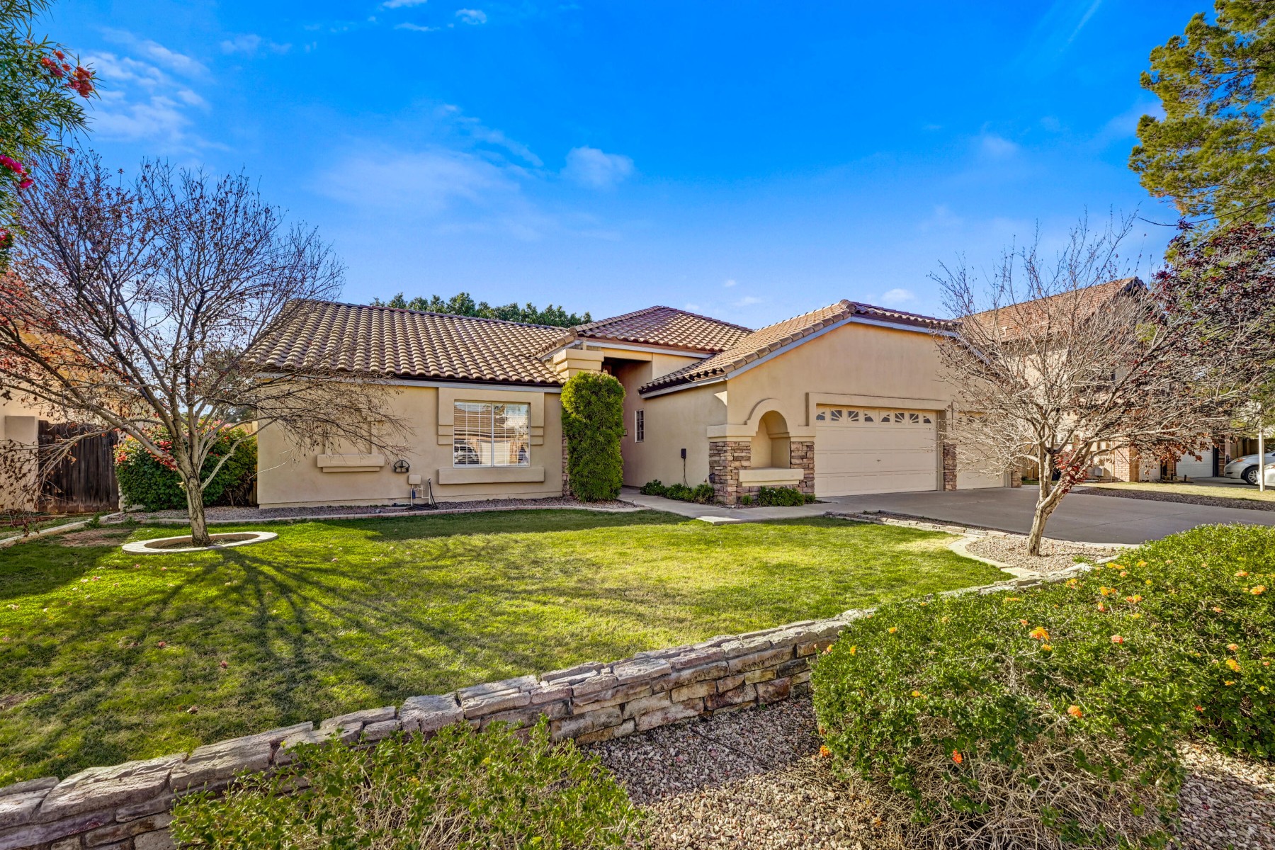  Camelot Village - 物件實景