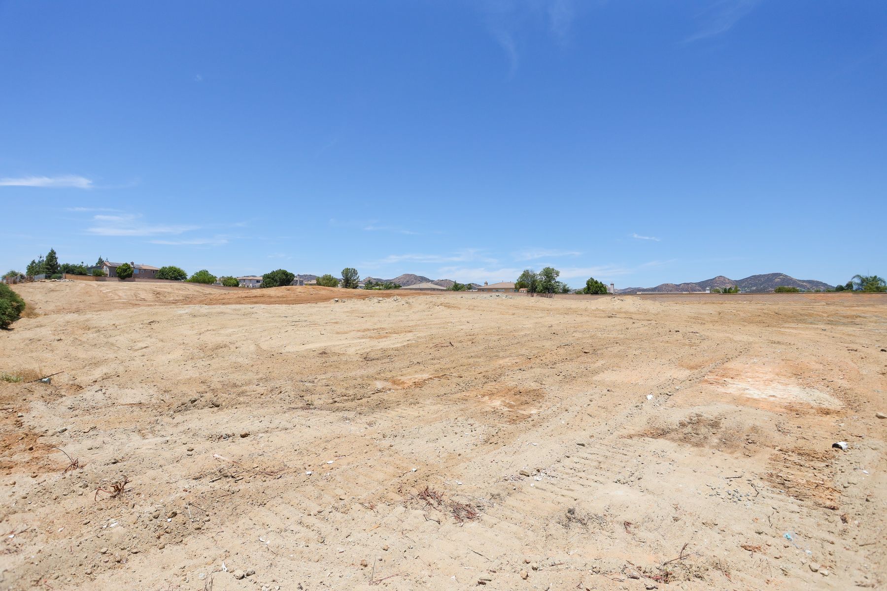  2 Jackson Ave, Murrieta, CA 92562 - 物件實景