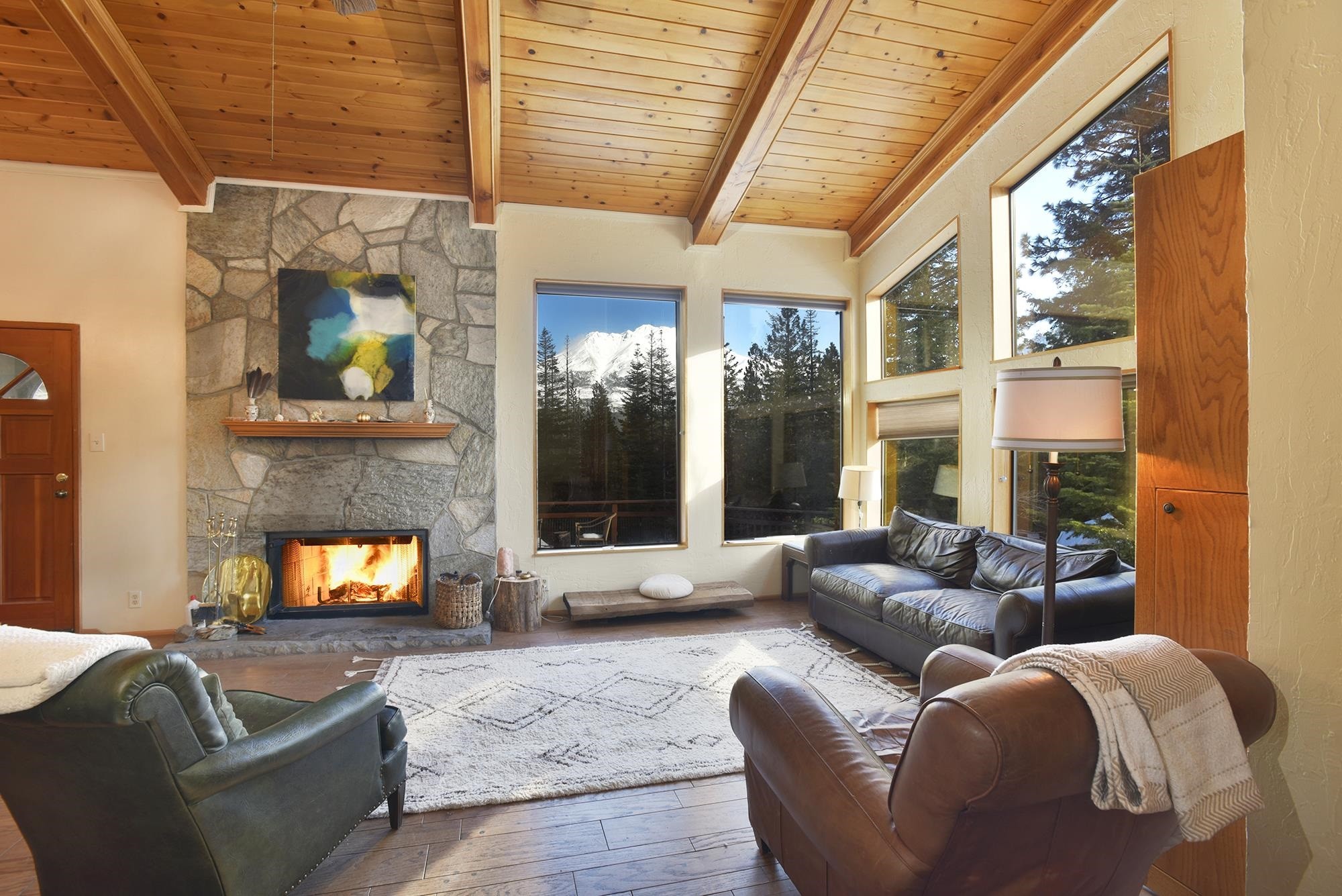 Weed, California, 96094, United States, 2 Bedrooms Bedrooms, ,2 BathroomsBathrooms,Residential,For Sale,1981439