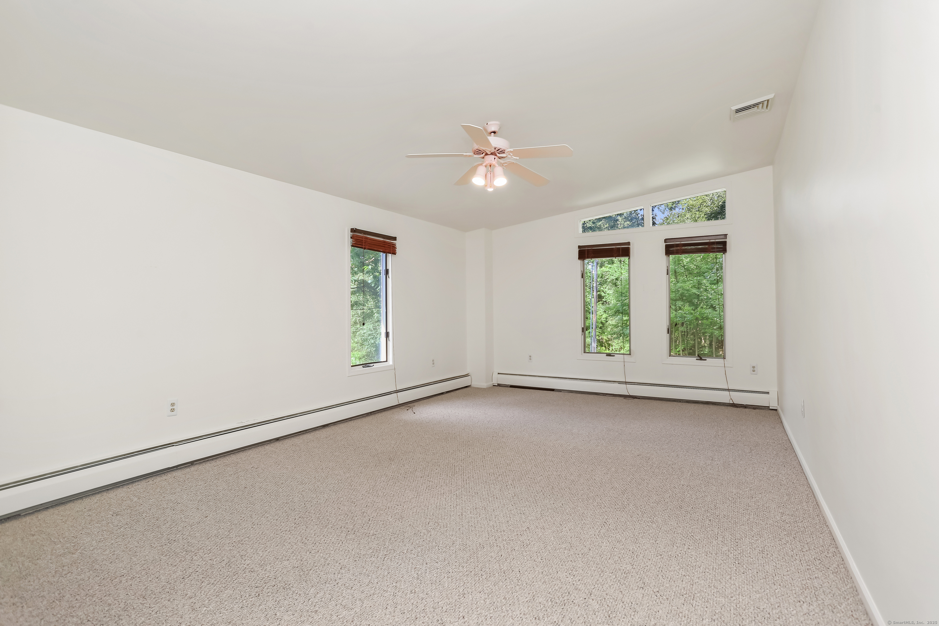 Trumbull, Connecticut, 06611, United States, 4 Bedrooms Bedrooms, ,4 BathroomsBathrooms,Residential,For Sale,1938522