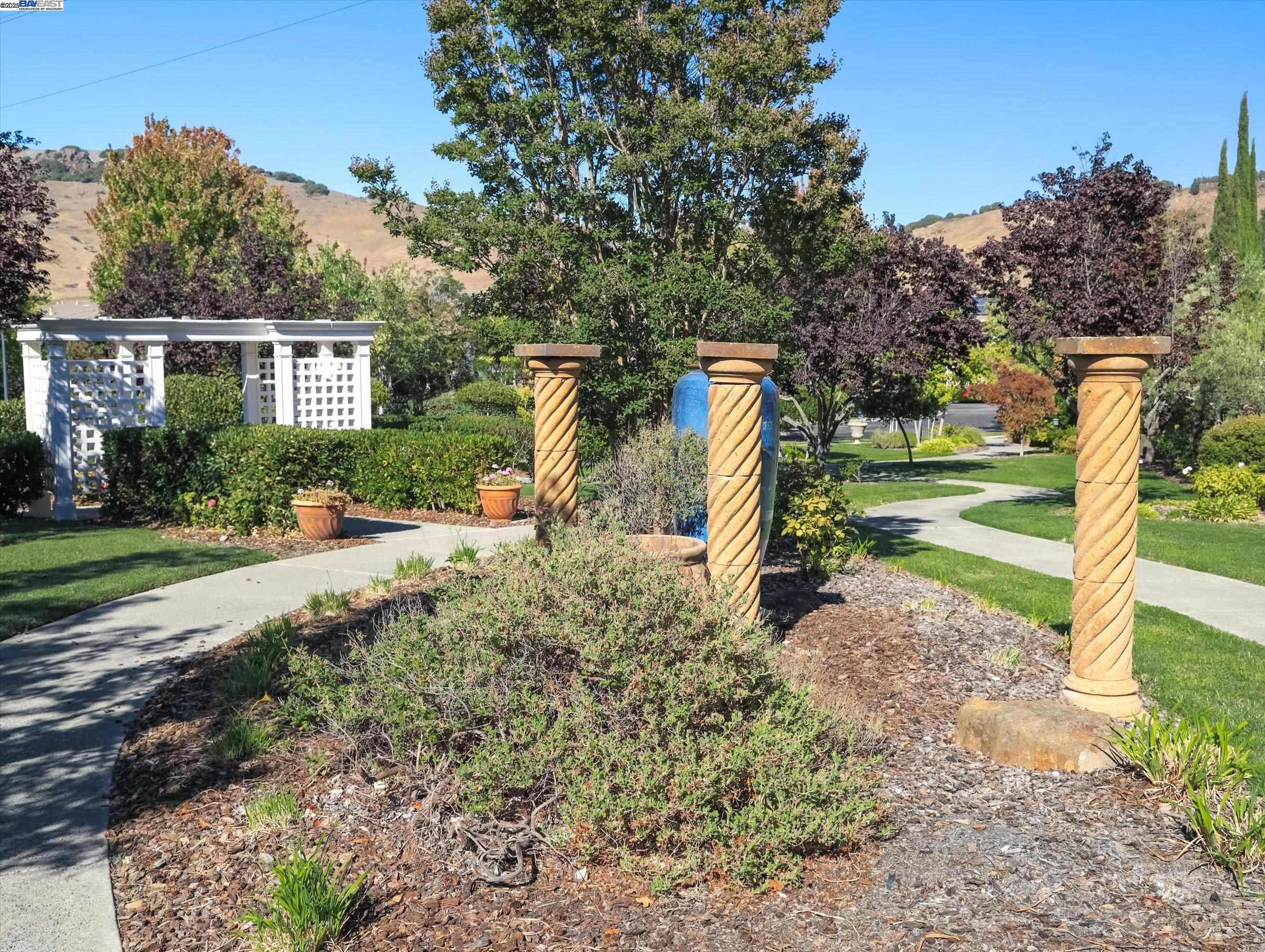 Vallejo, California, 94591, United States, 5 Bedrooms Bedrooms, ,5 BathroomsBathrooms,Residential,For Sale,2002289