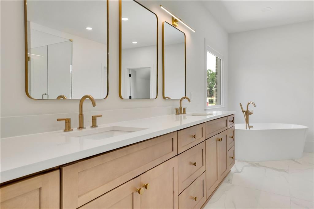 Suwanee, Georgia, 30024, United States, 6 Bedrooms Bedrooms, ,7 BathroomsBathrooms,Residential,For Sale,1795311