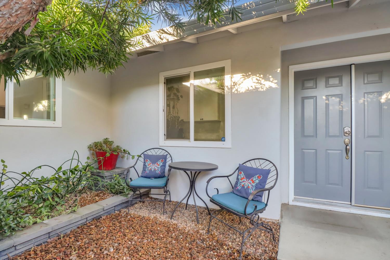 Sacramento, California, 95826, United States, 3 Bedrooms Bedrooms, ,2 BathroomsBathrooms,Residential,For Sale,1991468