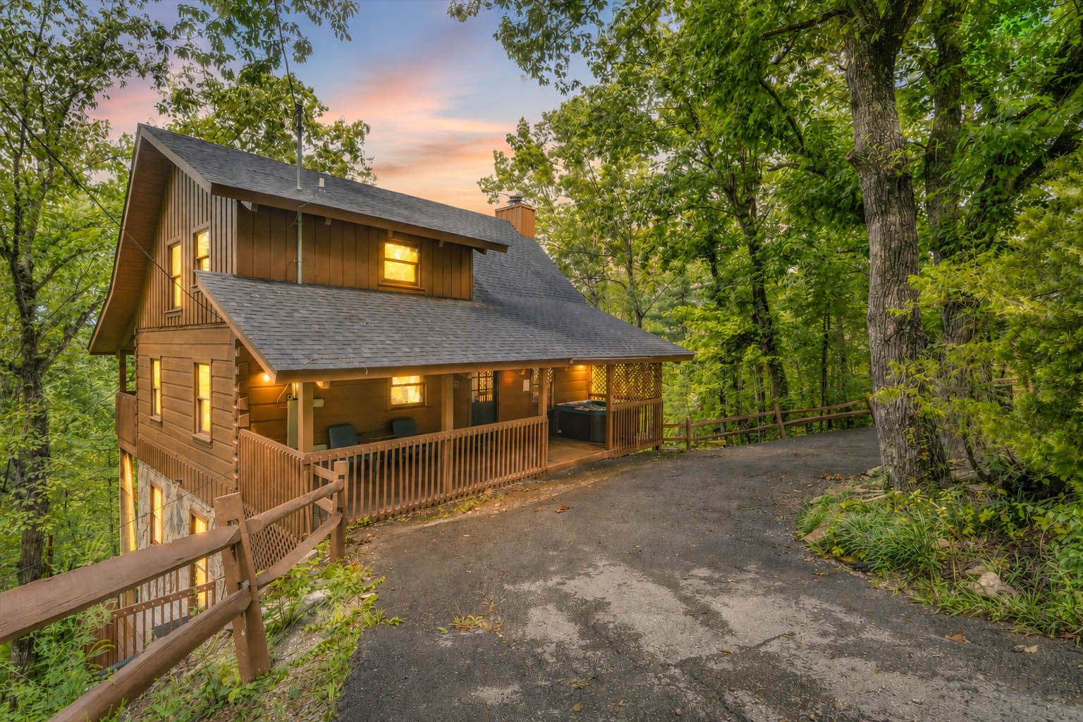 Pigeon Forge, Tennessee, 37863, United States, 1 Bedroom Bedrooms, ,3 BathroomsBathrooms,Residential,For Sale,2022251