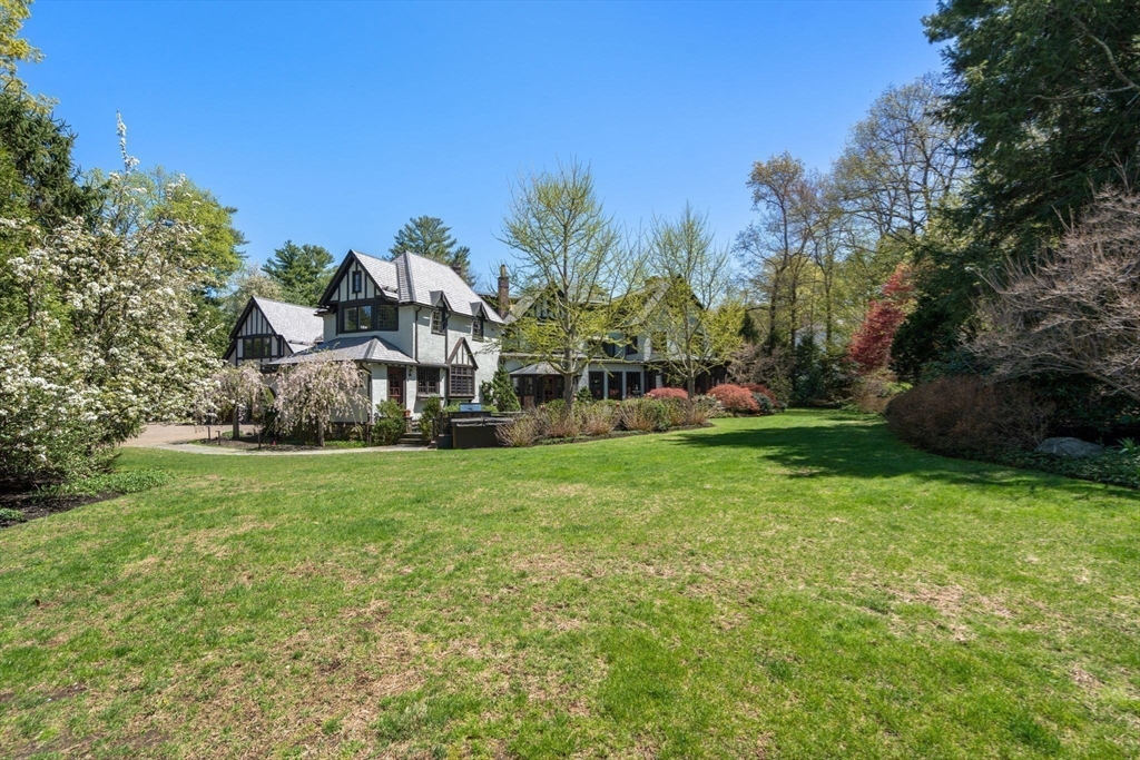 Wellesley, Massachusetts, 02482, United States, 9 Bedrooms Bedrooms, ,10 BathroomsBathrooms,Residential,For Sale,1804241