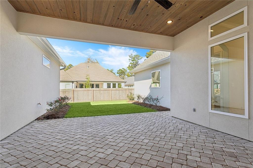 Covington, Louisiana, 70433, United States, 4 Bedrooms Bedrooms, ,3 BathroomsBathrooms,Residential,For Sale,1989421