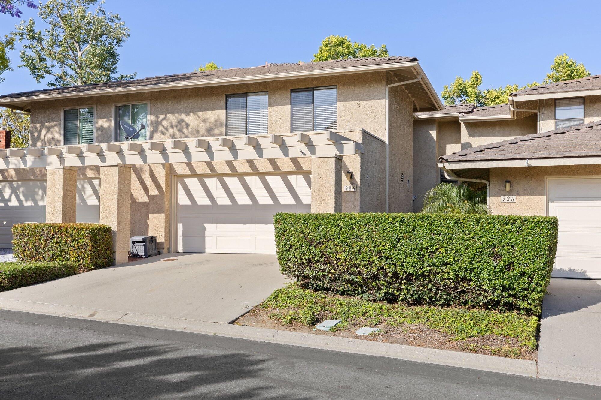 Sandberg Ln, Ventura, CA 93003