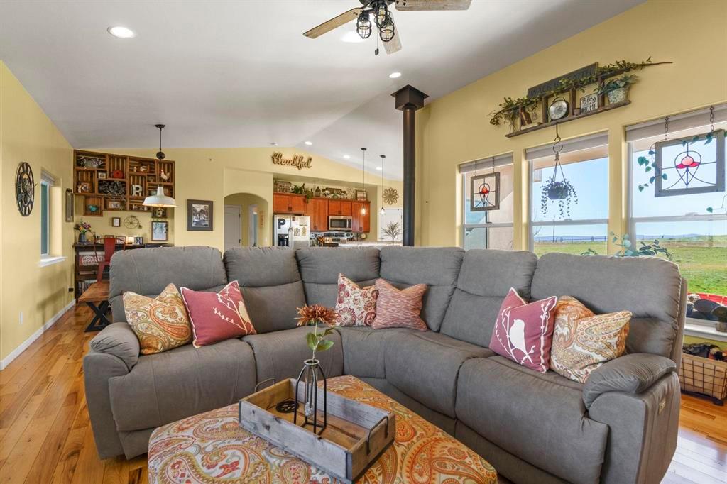 Durango, Colorado, 81303, United States, 3 Bedrooms Bedrooms, ,2 BathroomsBathrooms,Residential,For Sale,1991170