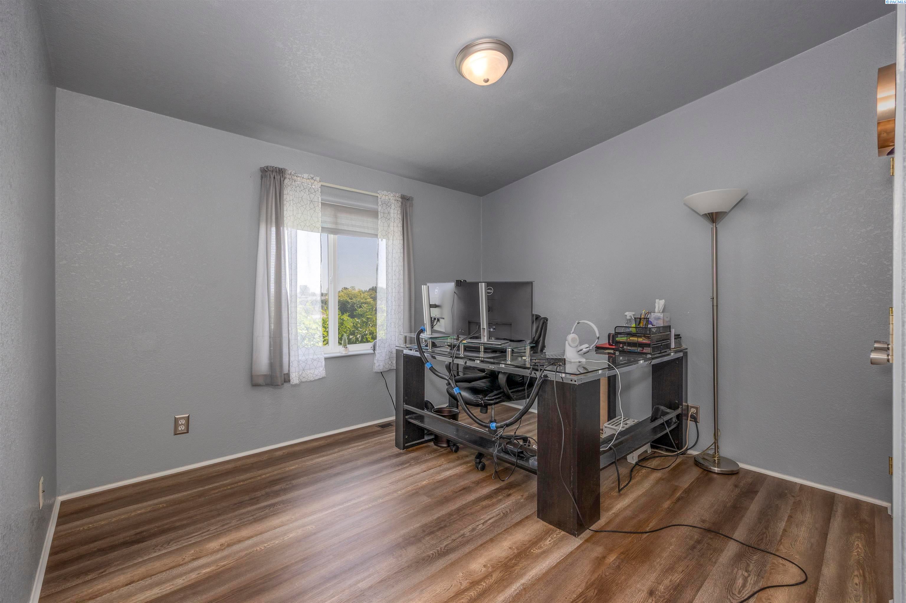 Benton City, Washington, 99320, United States, 3 Bedrooms Bedrooms, ,2 BathroomsBathrooms,Residential,For Sale,1983033