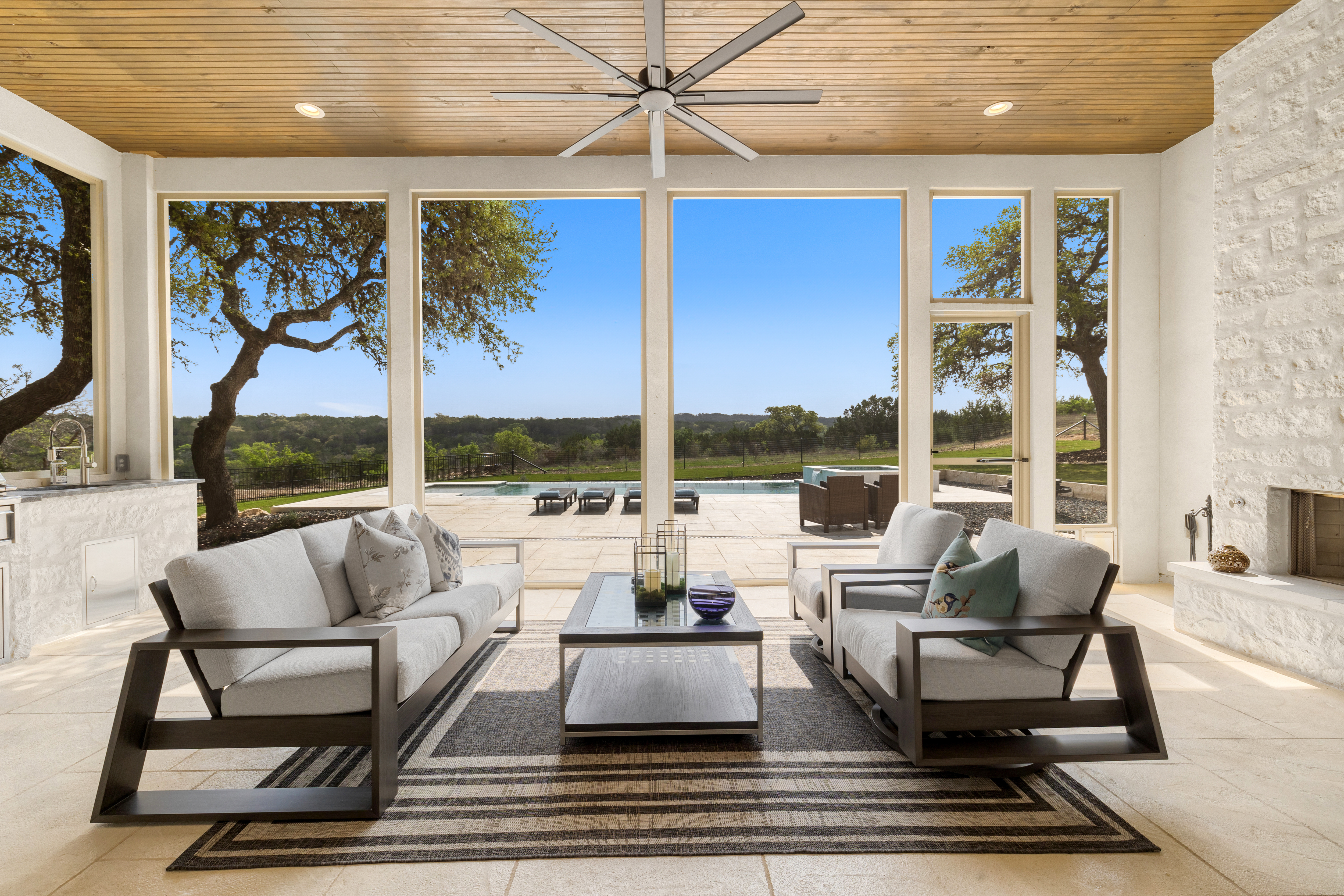  Private 15-Acre Estate with Modern Design and Scenic Hill Country Views - 物件實景