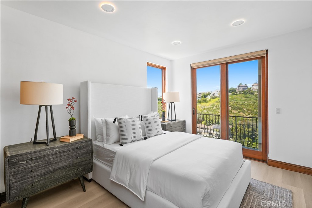 Laguna Beach, California, 92651, United States, 5 Bedrooms Bedrooms, ,6 BathroomsBathrooms,Residential,For Sale,1908512