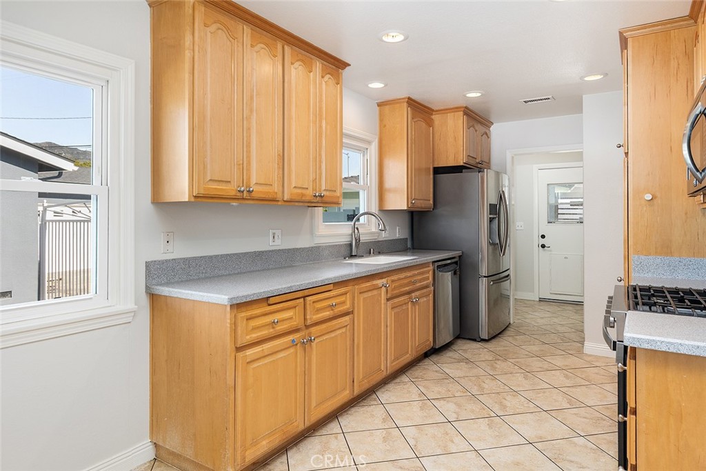 Glendora, California, 91740, United States, 3 Bedrooms Bedrooms, ,2 BathroomsBathrooms,Residential,For Sale,2003352