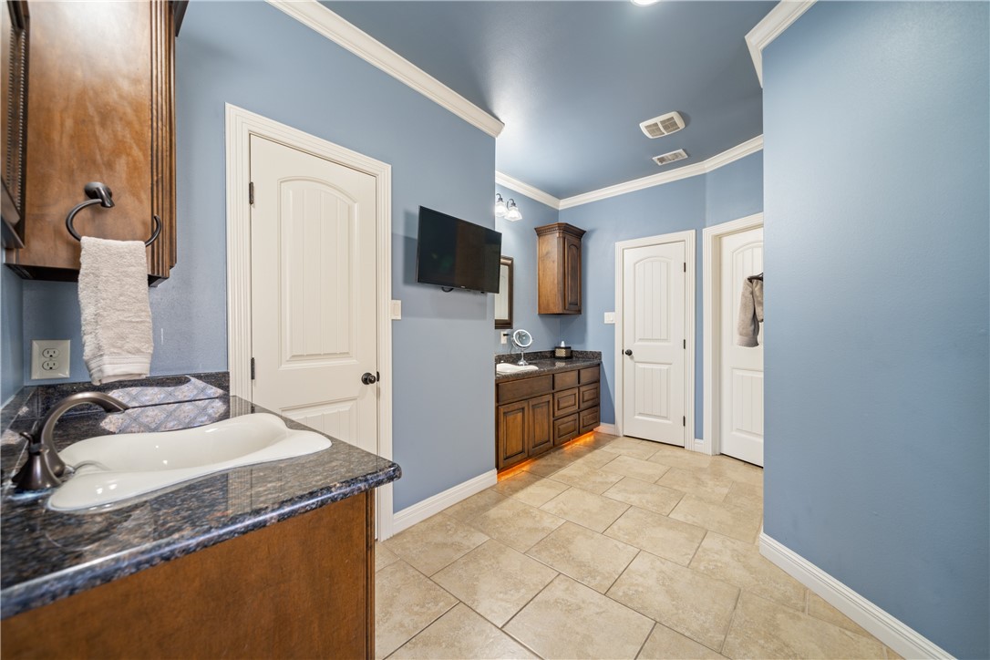 Corpus Christi, Texas, 78414, United States, 5 Bedrooms Bedrooms, ,4 BathroomsBathrooms,Residential,For Sale,1941748