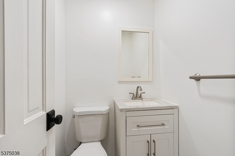 Parsippany-Troy Hills Twp., New Jersey, 07950, United States, 4 Bedrooms Bedrooms, ,3 BathroomsBathrooms,Residential,For Sale,1906733