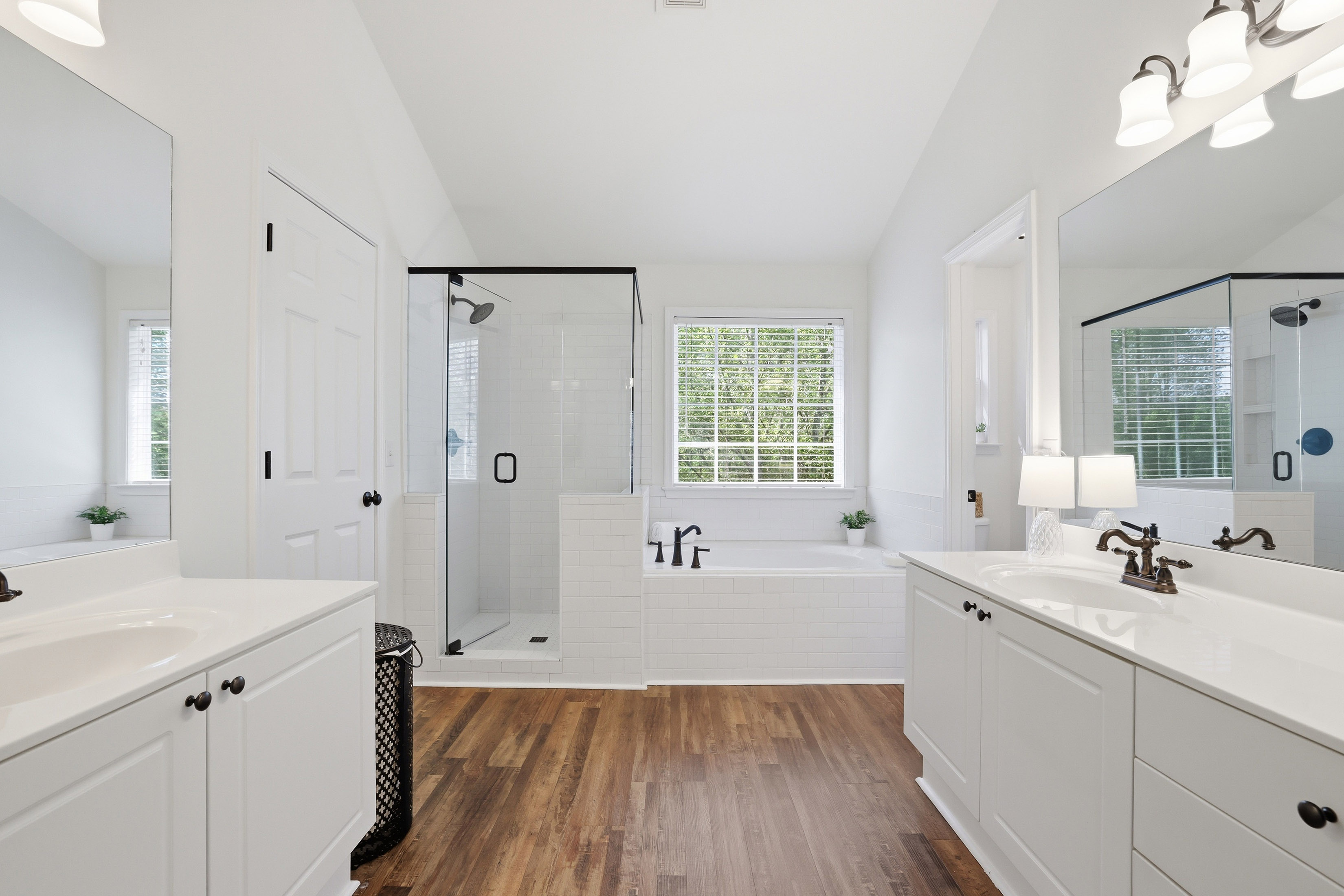  Classic Beauty in Amenity-rich Parkstone Community - 物件實景