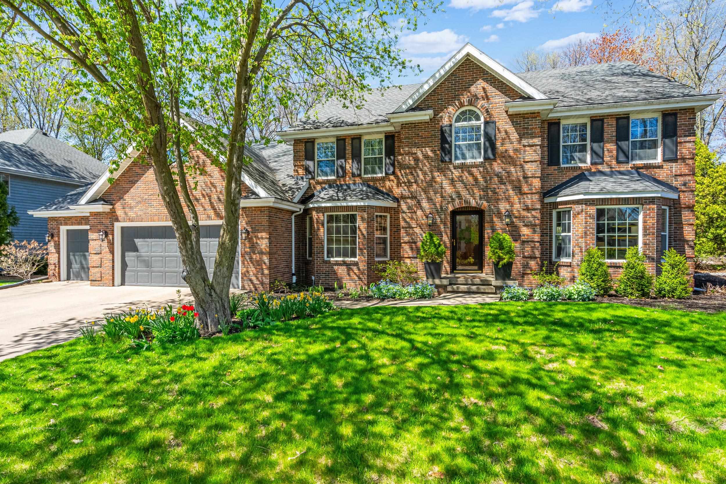 Appleton, Wisconsin, 54915, United States, 4 Bedrooms Bedrooms, ,4 BathroomsBathrooms,Residential,For Sale,1921997