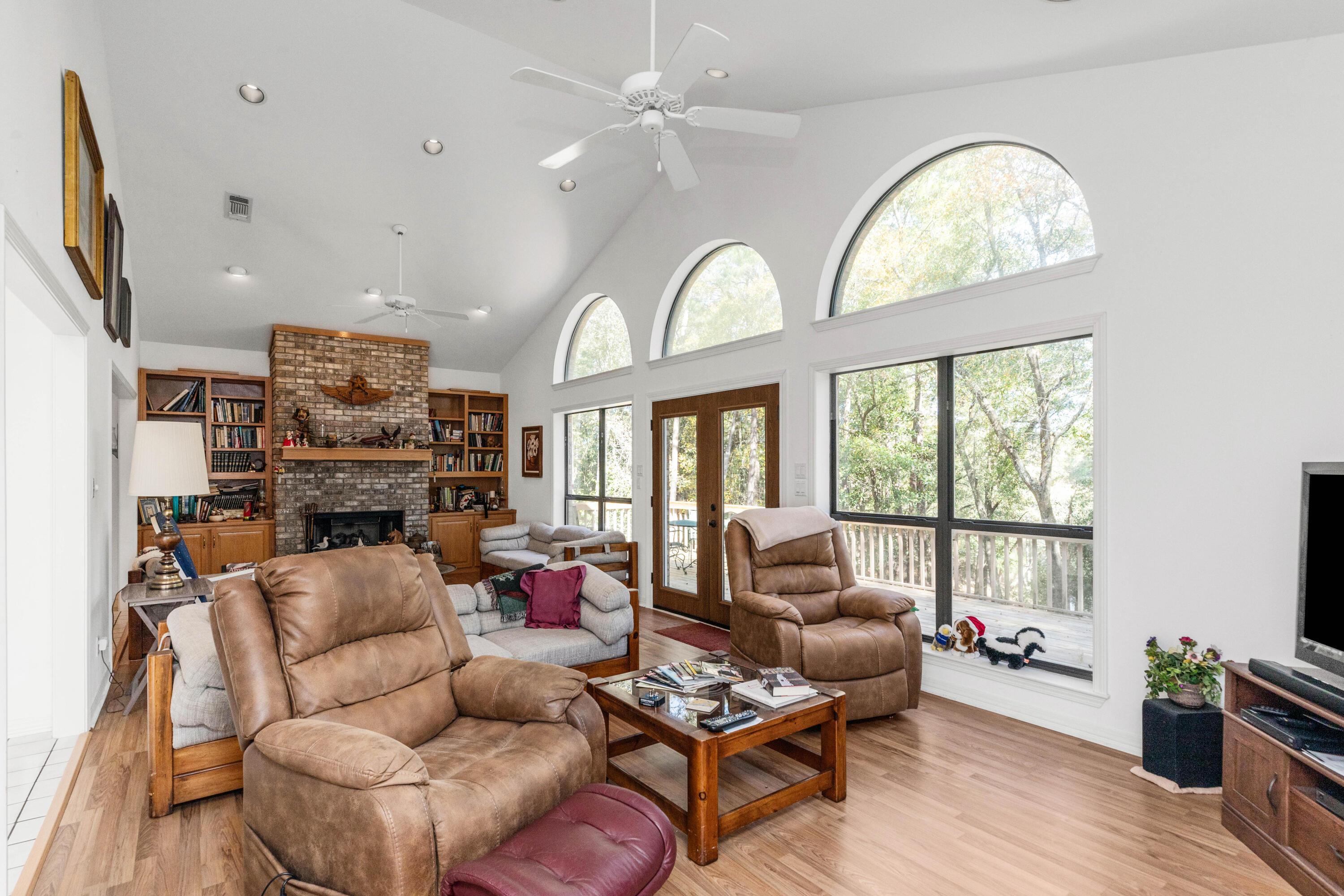 Niceville, Florida, 32578, United States, 5 Bedrooms Bedrooms, ,5 BathroomsBathrooms,Residential,For Sale,1798337