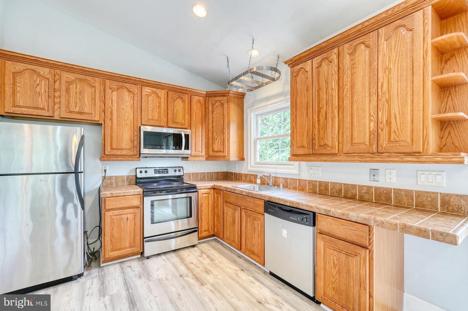 Linthicum Heights, Maryland, 21090, United States, 3 Bedrooms Bedrooms, ,3 BathroomsBathrooms,Residential,For Sale,2005219