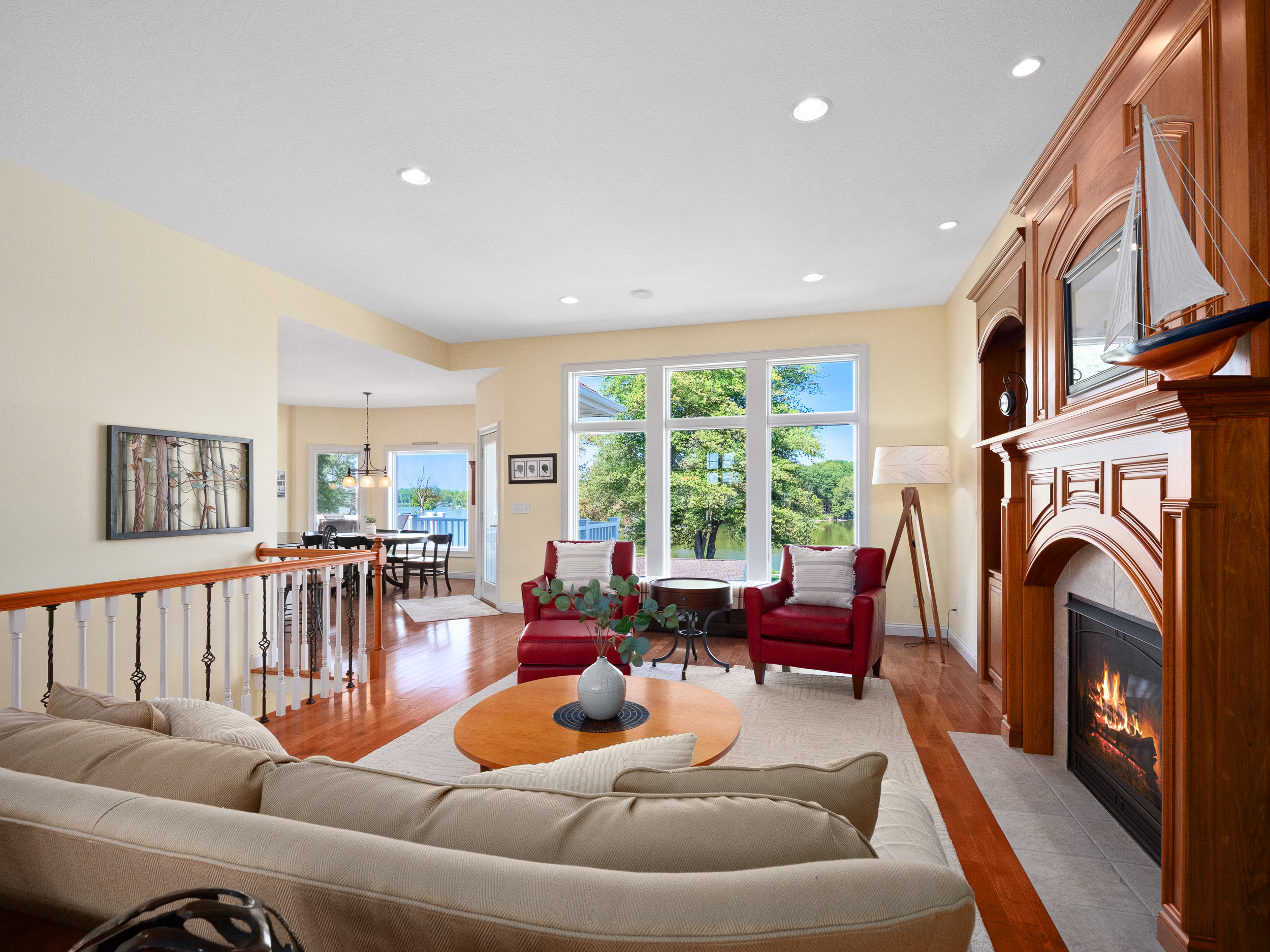  Stunning Updated Ranch with Finished Walk-Out Lower Level - 物件實景
