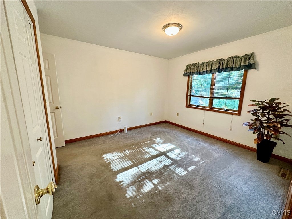 Oswego, New York, 13126, United States, 4 Bedrooms Bedrooms, ,3 BathroomsBathrooms,Residential,For Sale,1899451