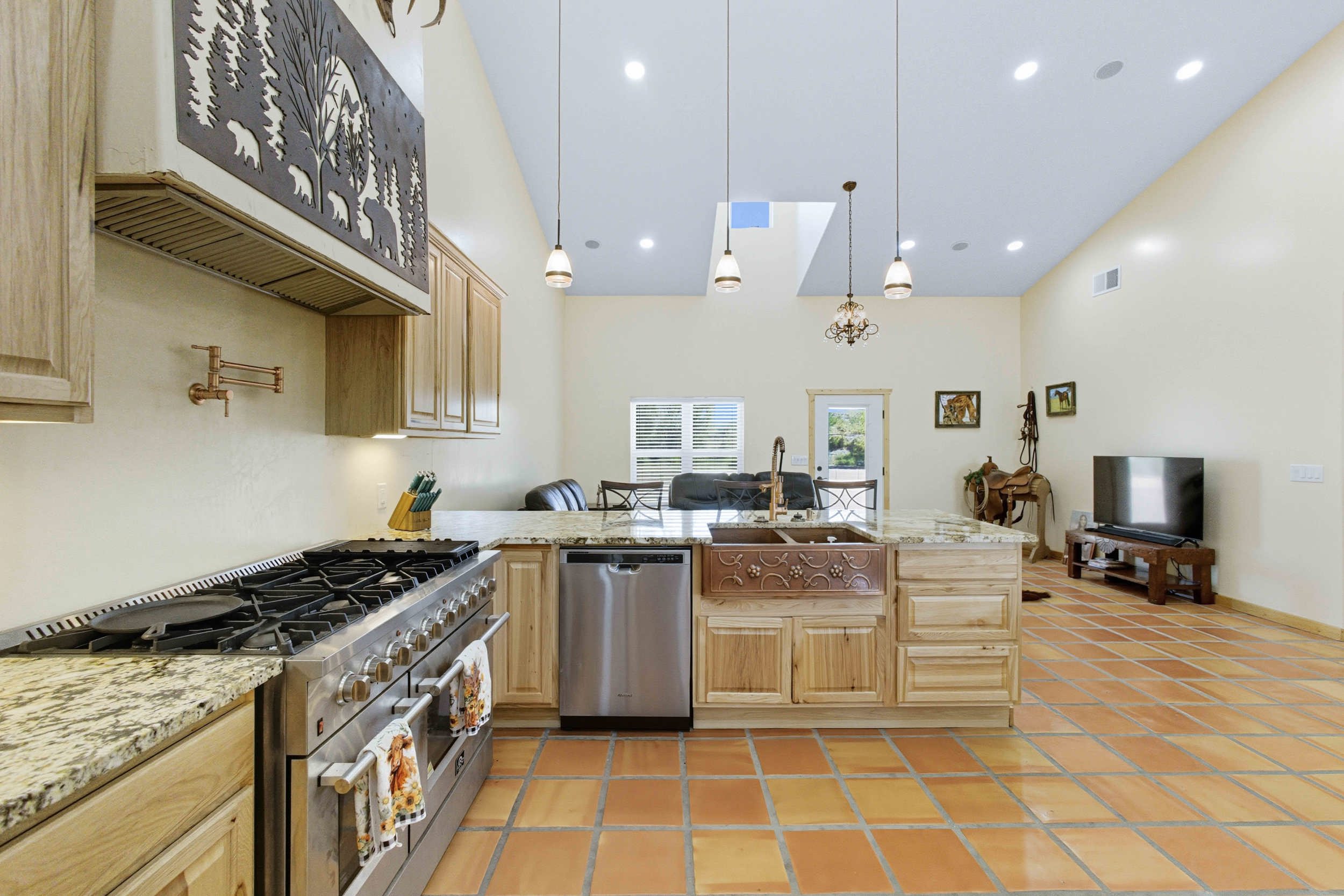 Veguita, New Mexico, 87062, United States, 4 Bedrooms Bedrooms, ,2 BathroomsBathrooms,Residential,For Sale,1974497