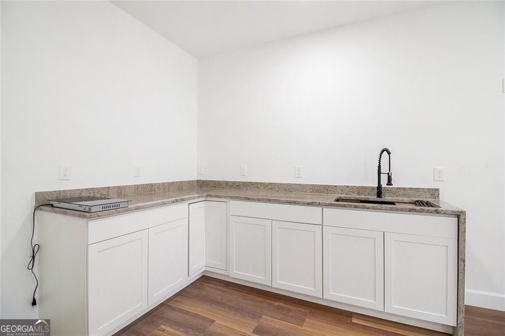 Smyrna, Georgia, 30080, United States, 4 Bedrooms Bedrooms, ,3 BathroomsBathrooms,Residential,For Sale,1913057