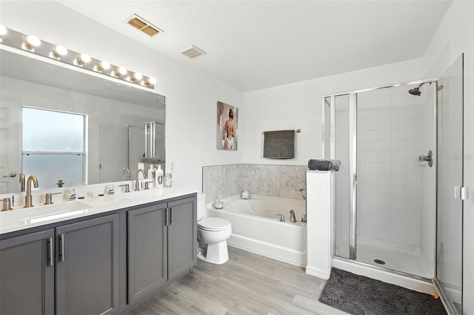 KISSIMMEE, Florida, 34744, United States, 5 Bedrooms Bedrooms, ,5 BathroomsBathrooms,Residential,For Sale,1980331