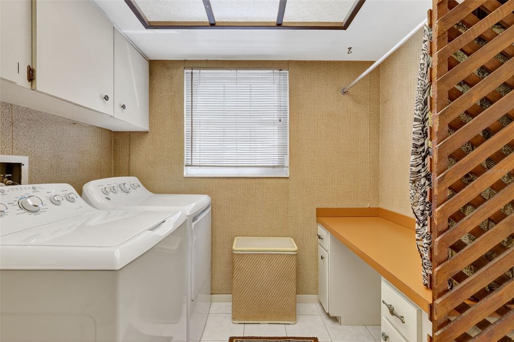 Seminole, Florida, 33776, United States, 3 Bedrooms Bedrooms, ,3 BathroomsBathrooms,Residential,For Sale,1989407