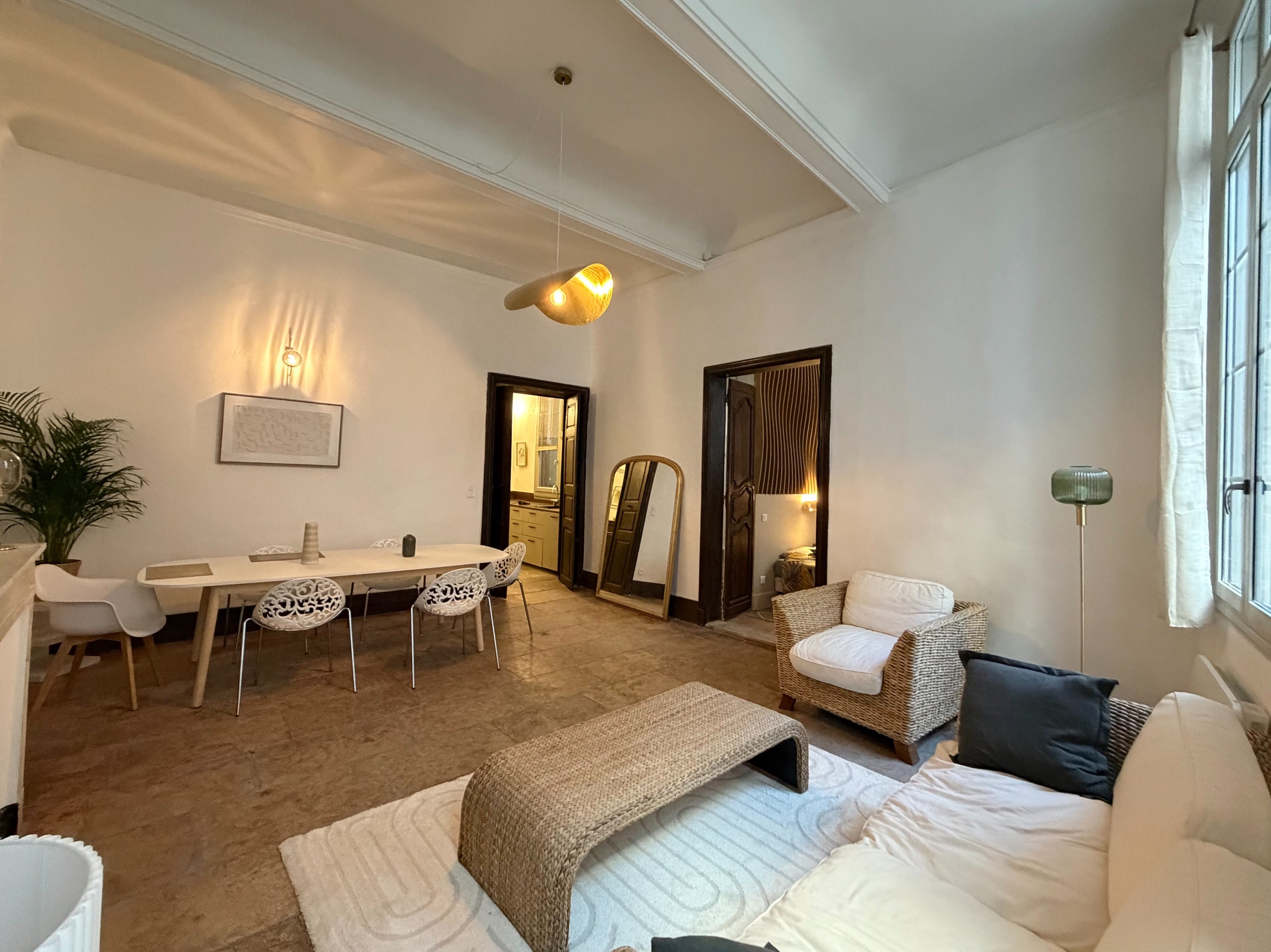  Superb renovation for this charming one-bedroom apartment... - 物件實景