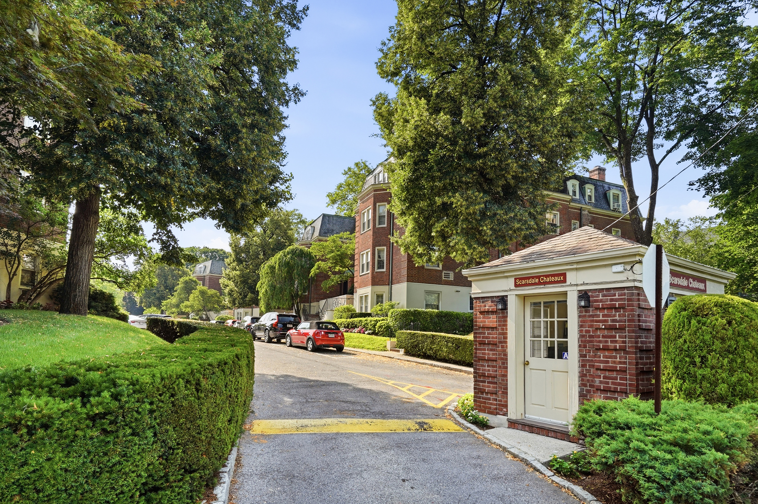  Beautifully updated first-floor studio in the gated Scarsdale Chateaux community - 物件實景