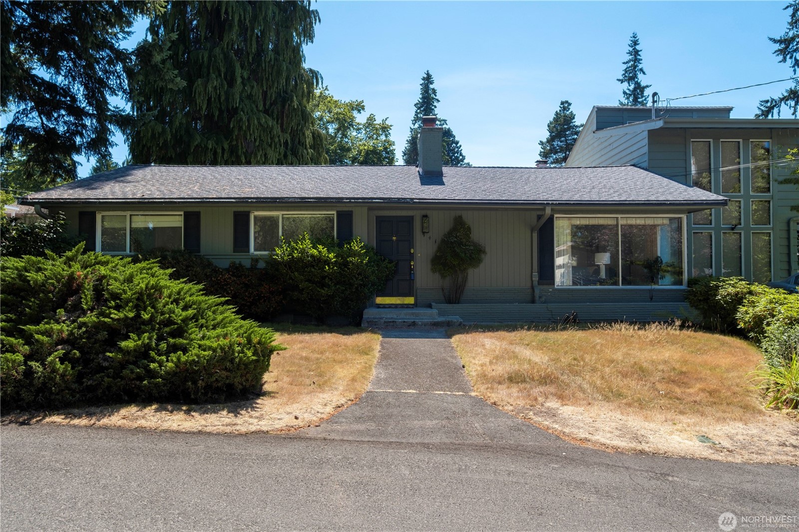 Kirkland, Washington, 98033, United States, 3 Bedrooms Bedrooms, ,2 BathroomsBathrooms,Residential,For Sale,1904417