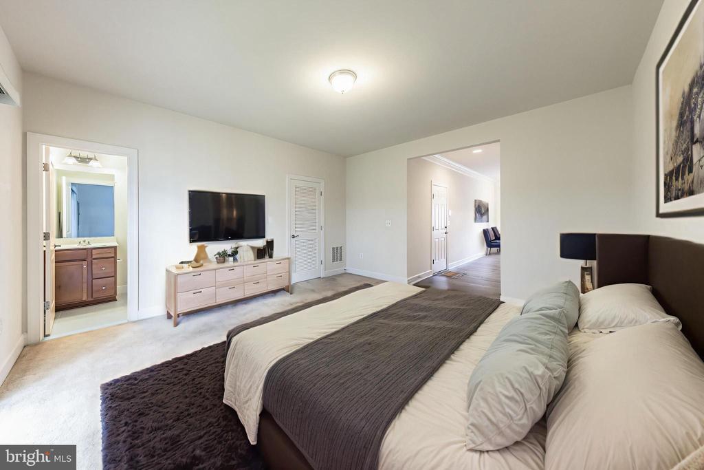 Haymarket, Virginia, 20169, United States, 3 Bedrooms Bedrooms, ,4 BathroomsBathrooms,Residential,For Sale,1904244