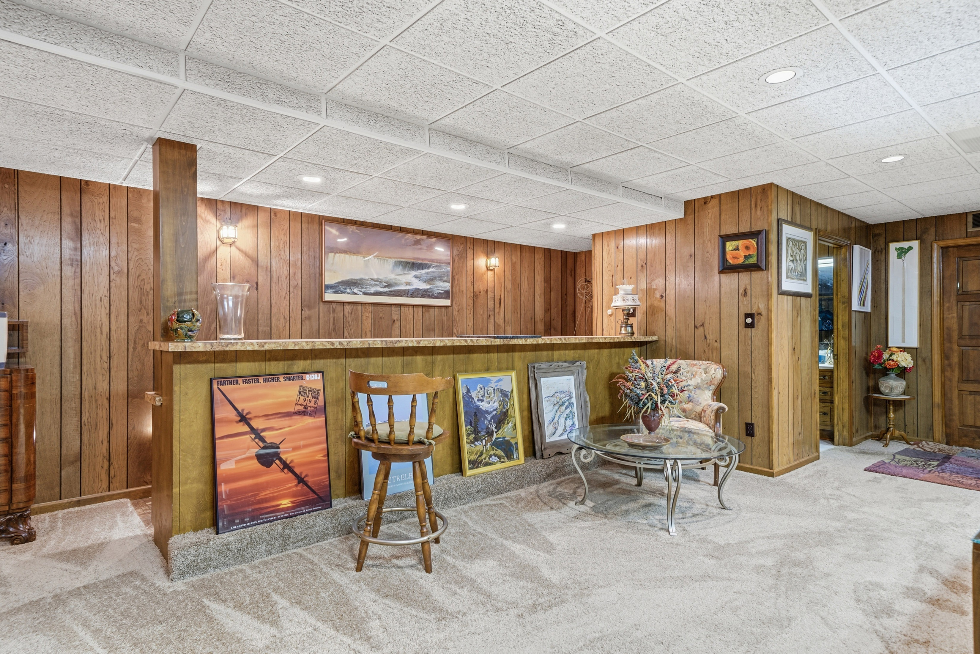  Brick Ranch Perfectly Positioned on 27 Acres with Pond - 物件實景