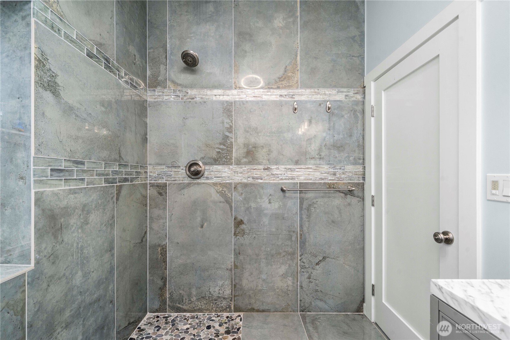 Fall City, Washington, 98025, United States, 2 Bedrooms Bedrooms, ,3 BathroomsBathrooms,Residential,For Sale,1987956