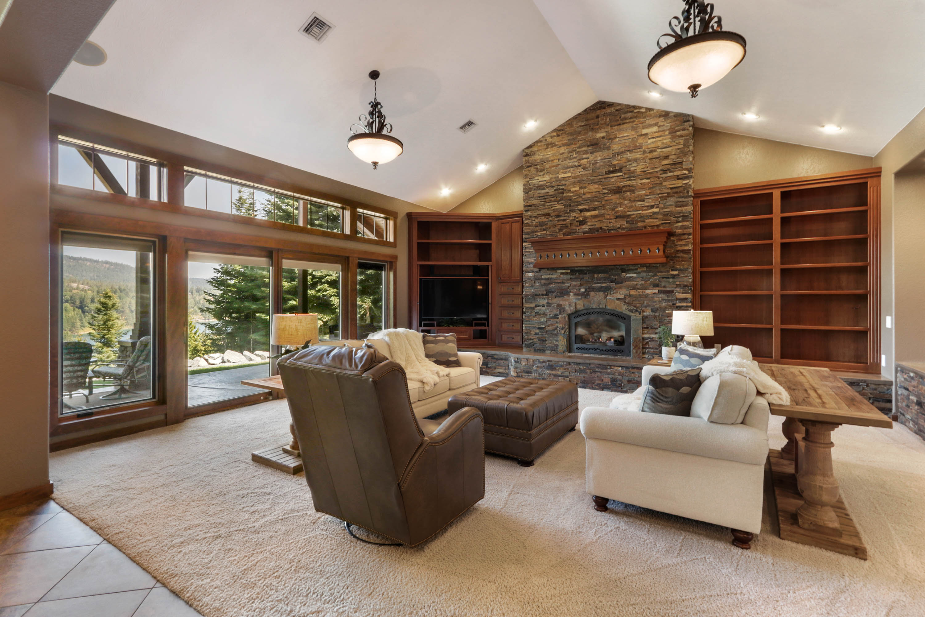 Priest River, Idaho, 83856, United States, 4 Bedrooms Bedrooms, ,5 BathroomsBathrooms,Residential,For Sale,1921614