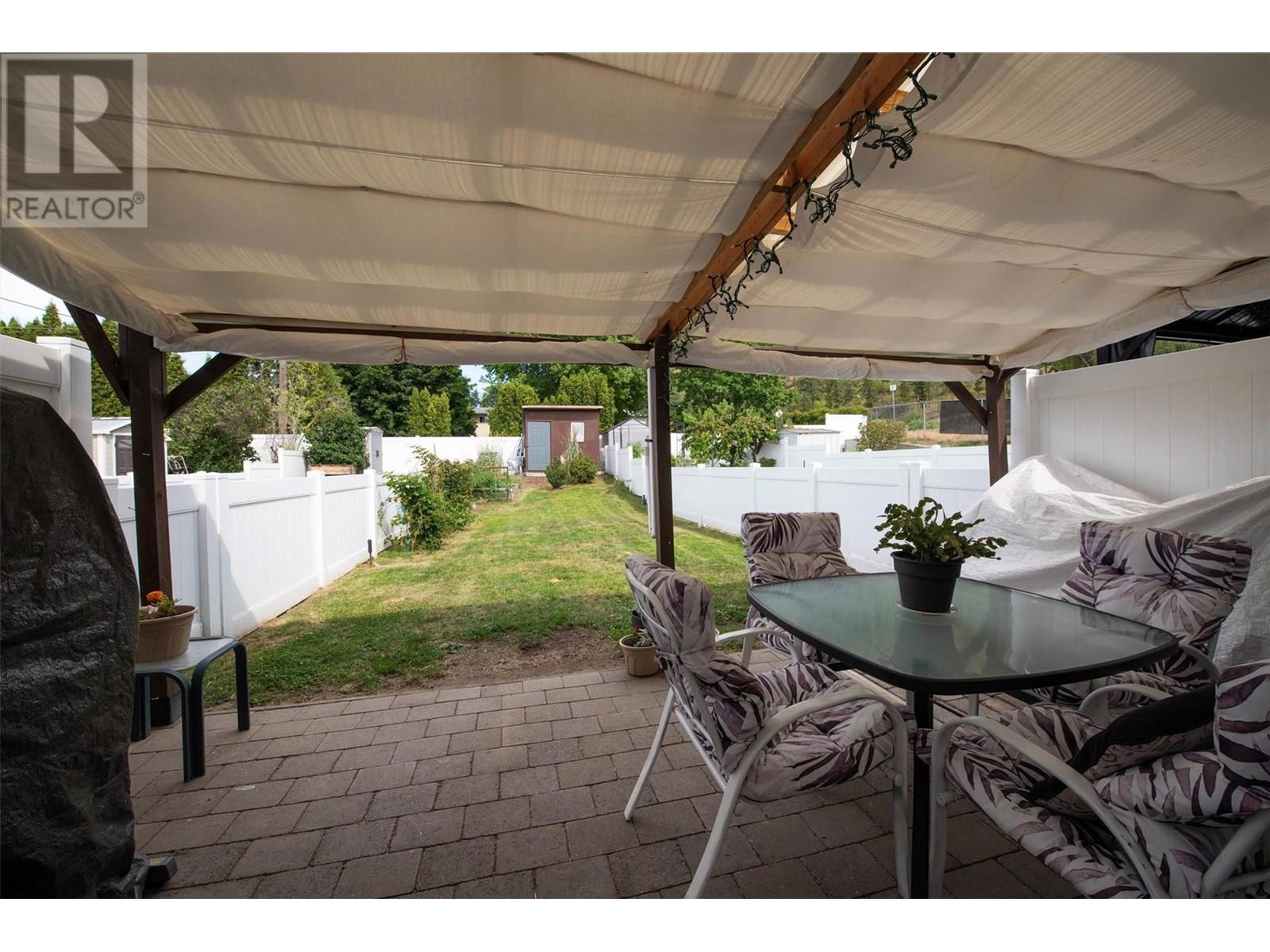 WEST KELOWNA, British Columbia, V1Z 3K5, CA, 2 Bedrooms Bedrooms, ,1 BathroomBathrooms,Residential,For Sale,1913142