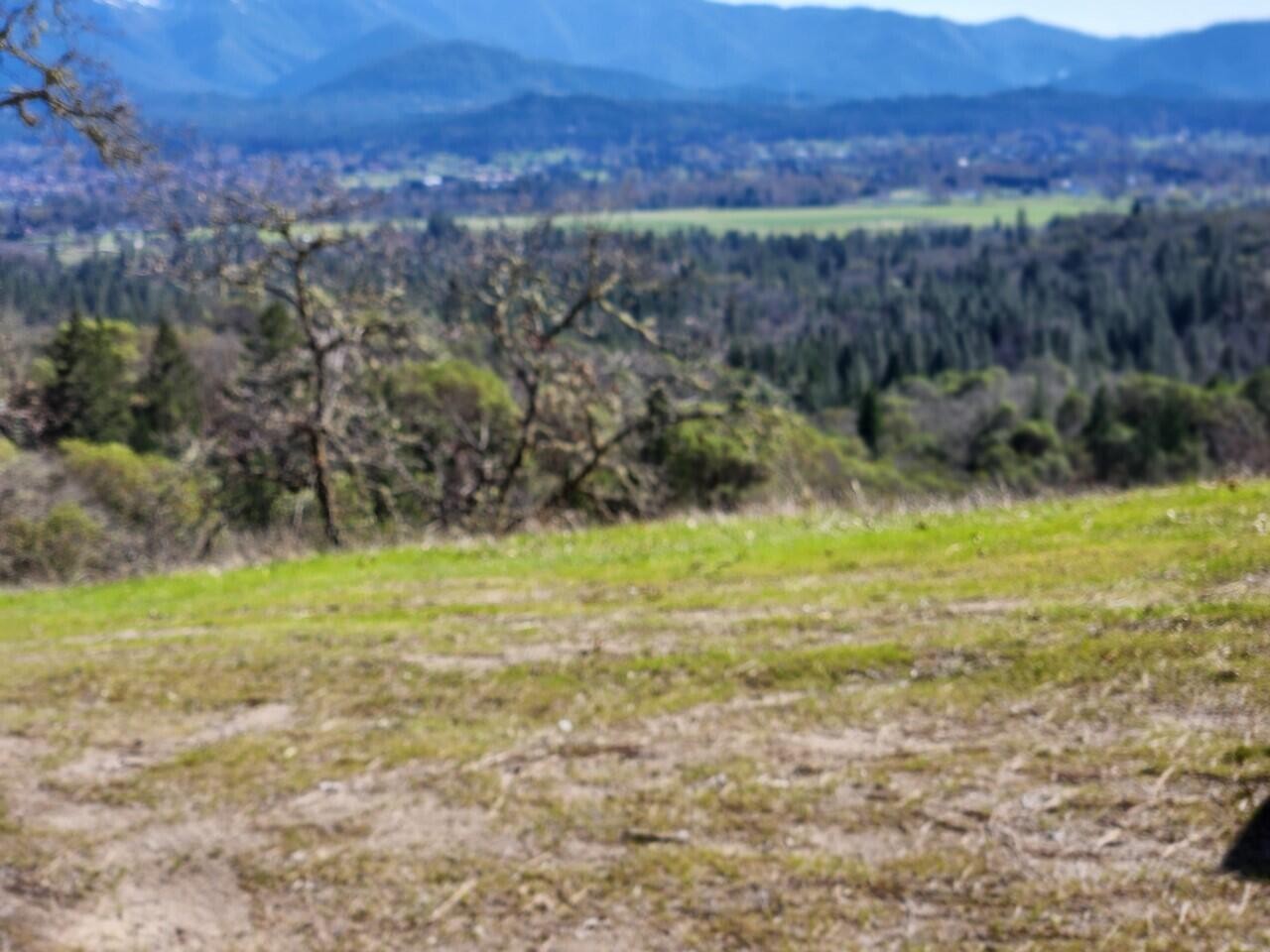 Grants Pass, Oregon, 97526, United States, 3 Bedrooms Bedrooms, ,2 BathroomsBathrooms,Residential,For Sale,1982829