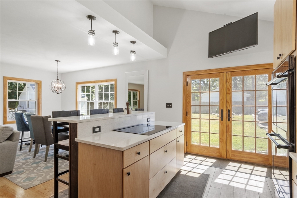 Framingham, Massachusetts, 01701, United States, 4 Bedrooms Bedrooms, ,3 BathroomsBathrooms,Residential,For Sale,1939196