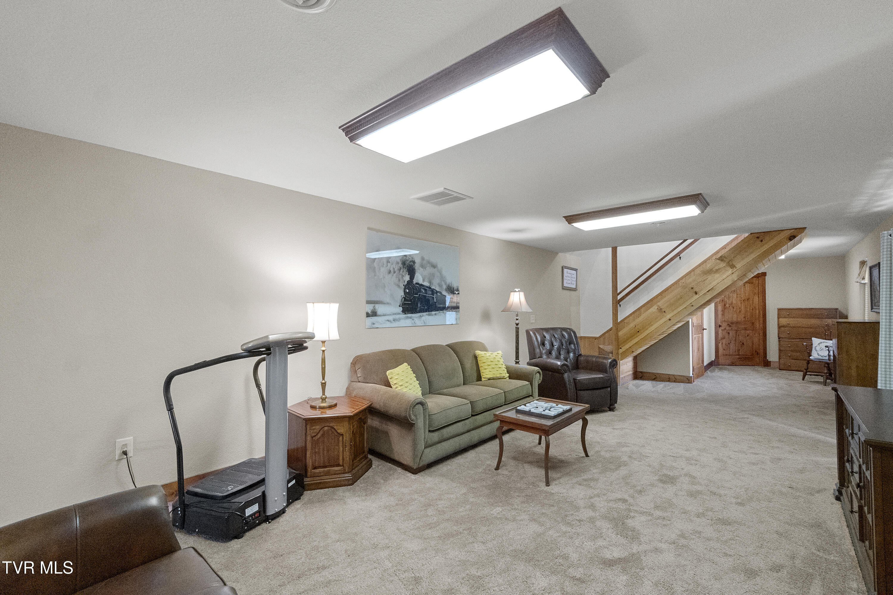 Parrottsville, Tennessee, 37843, United States, 5 Bedrooms Bedrooms, ,4 BathroomsBathrooms,Residential,For Sale,2005757