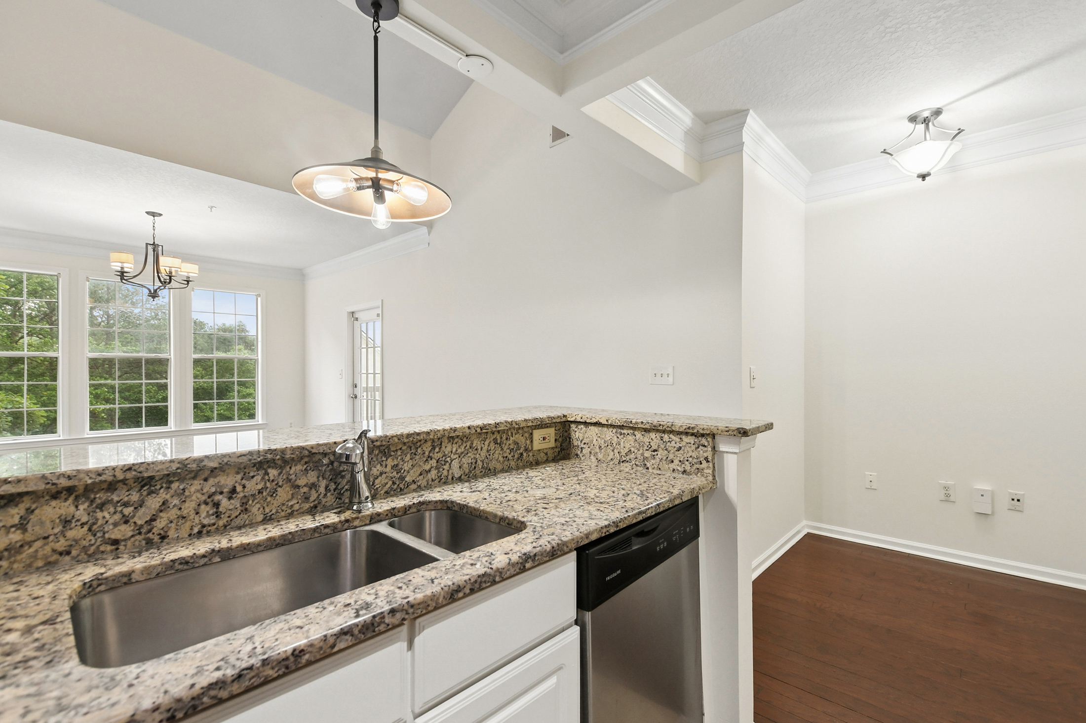  Introducing 4303 Westchester Ridge NE - 物件實景