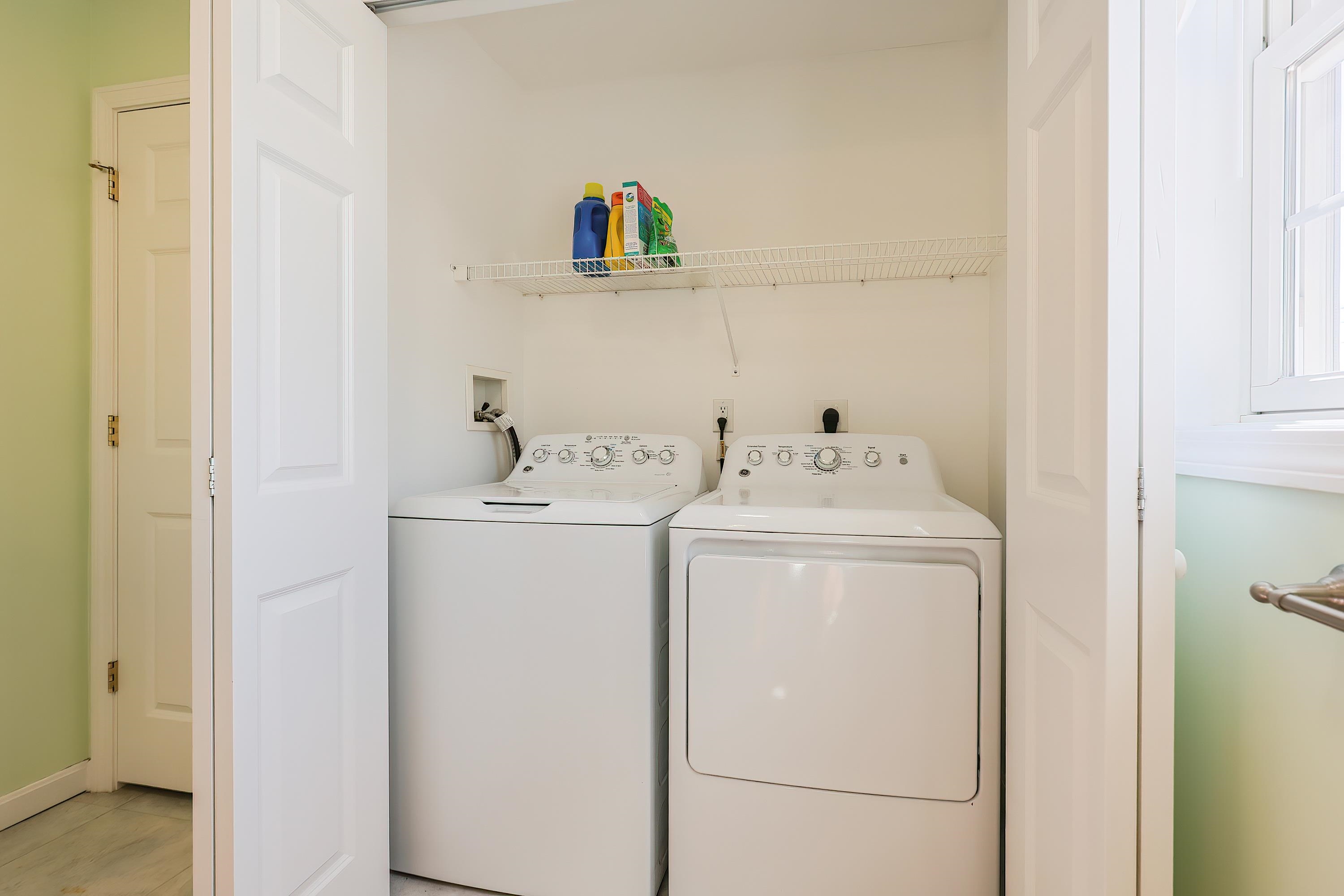 Derry, New Hampshire, 03038, United States, 3 Bedrooms Bedrooms, ,2 BathroomsBathrooms,Residential,For Sale,1926194