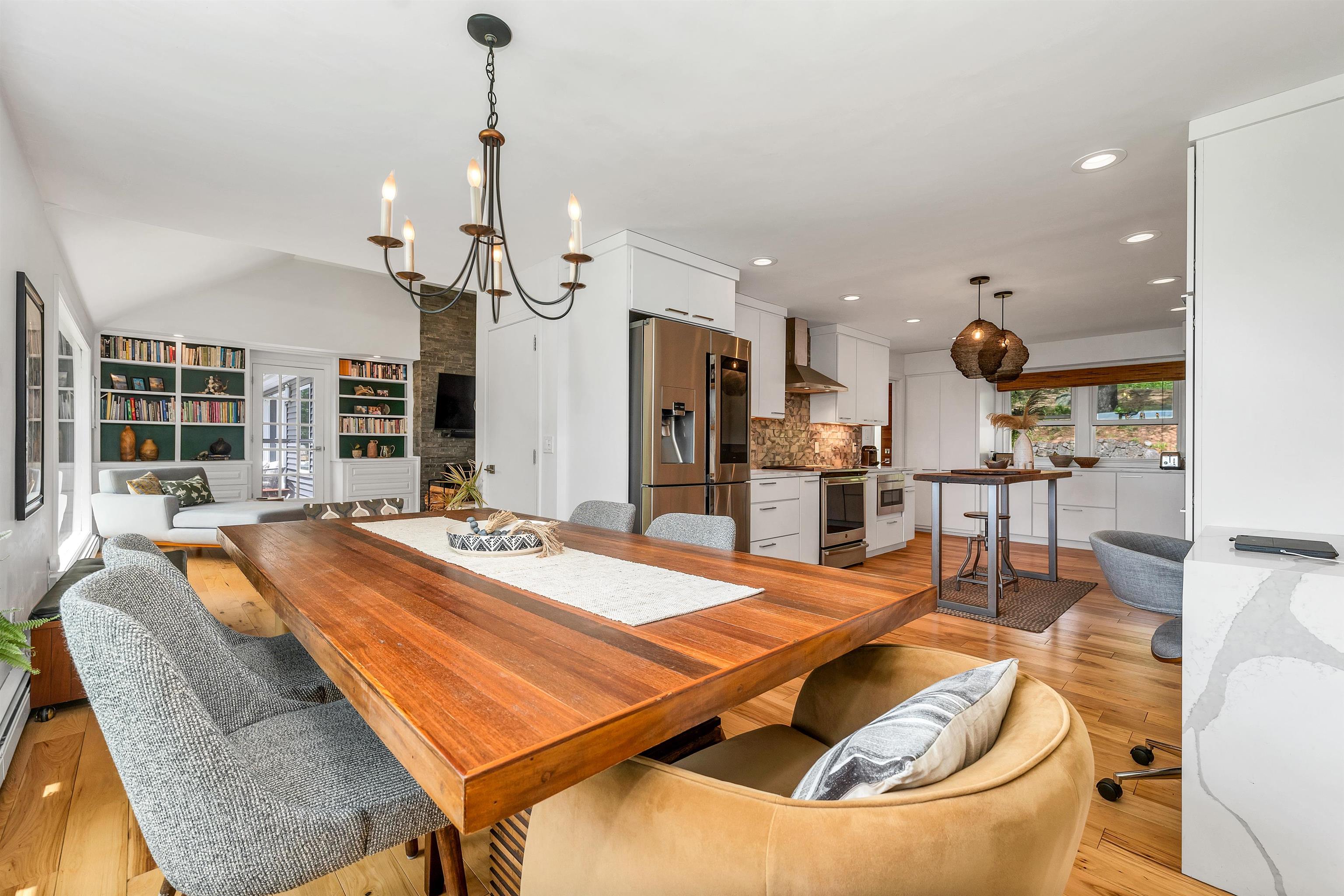 Meredith, New Hampshire, 03253, United States, 3 Bedrooms Bedrooms, ,2 BathroomsBathrooms,Residential,For Sale,1901230
