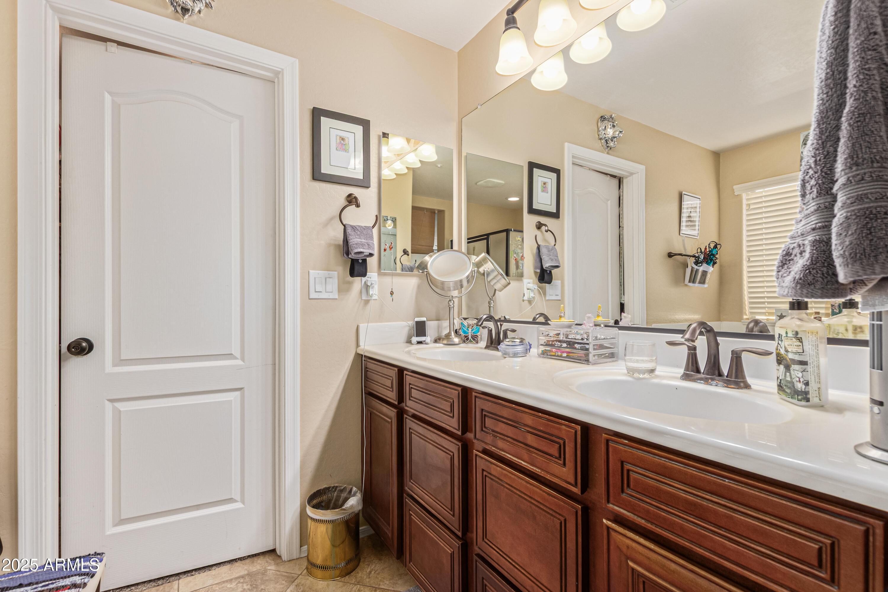 Gilbert, Arizona, 85298, United States, 4 Bedrooms Bedrooms, ,4 BathroomsBathrooms,Residential,For Sale,1987030