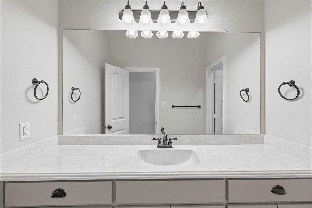 Sanger, Texas, 76266, United States, 4 Bedrooms Bedrooms, ,3 BathroomsBathrooms,Residential,For Sale,2038334