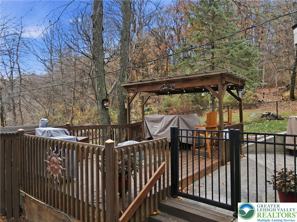 Allentown City, Pennsylvania, 18103, United States, 3 Bedrooms Bedrooms, ,2 BathroomsBathrooms,Residential,For Sale,1993437