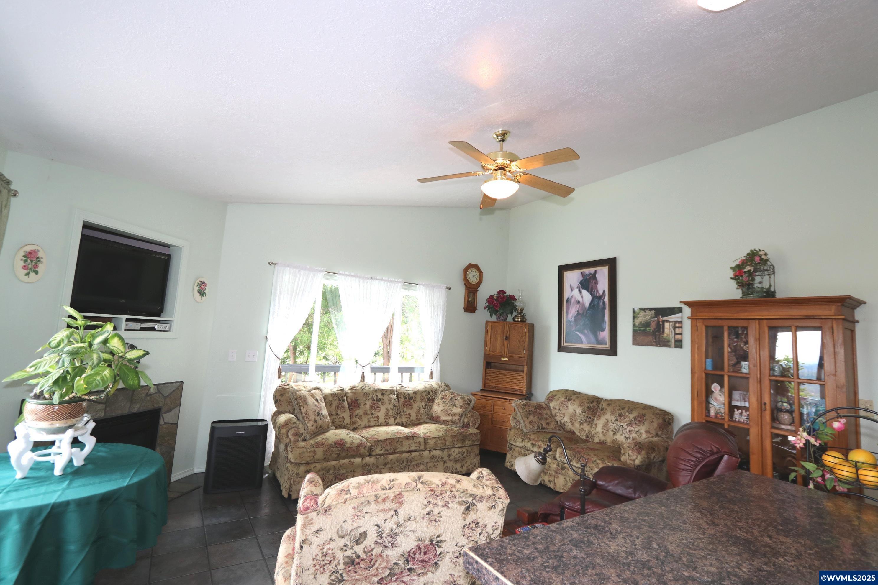Falls City, Oregon, 97344, United States, 3 Bedrooms Bedrooms, ,2 BathroomsBathrooms,Residential,For Sale,1875170