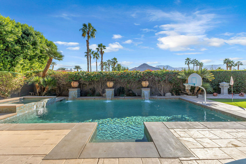 La Quinta, California, 92253, United States, 4 Bedrooms Bedrooms, ,2 BathroomsBathrooms,Residential,For Sale,1987635