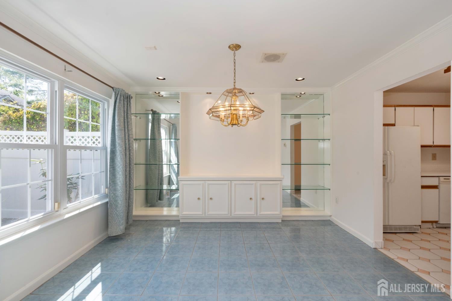 Sayreville, New Jersey, 08872, United States, 3 Bedrooms Bedrooms, ,3 BathroomsBathrooms,Residential,For Sale,1937577